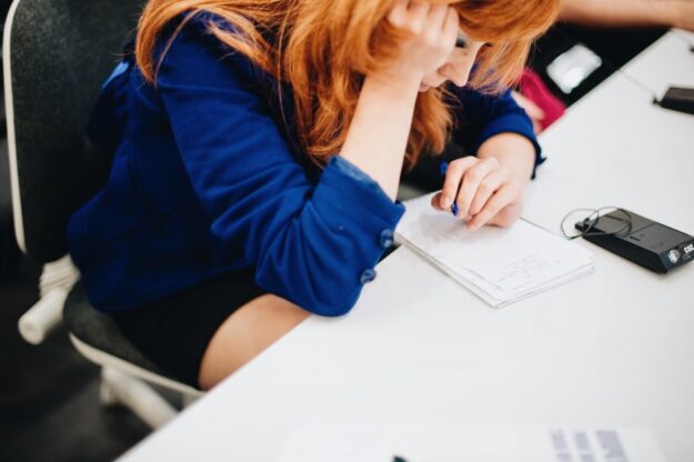 Escrever as suas metas no papel é muito importante para estimular os seus Sistemas Representacionais